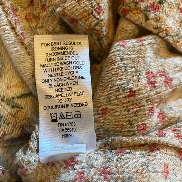 Maurice’s Floral Blouse - Picture 7 of 7